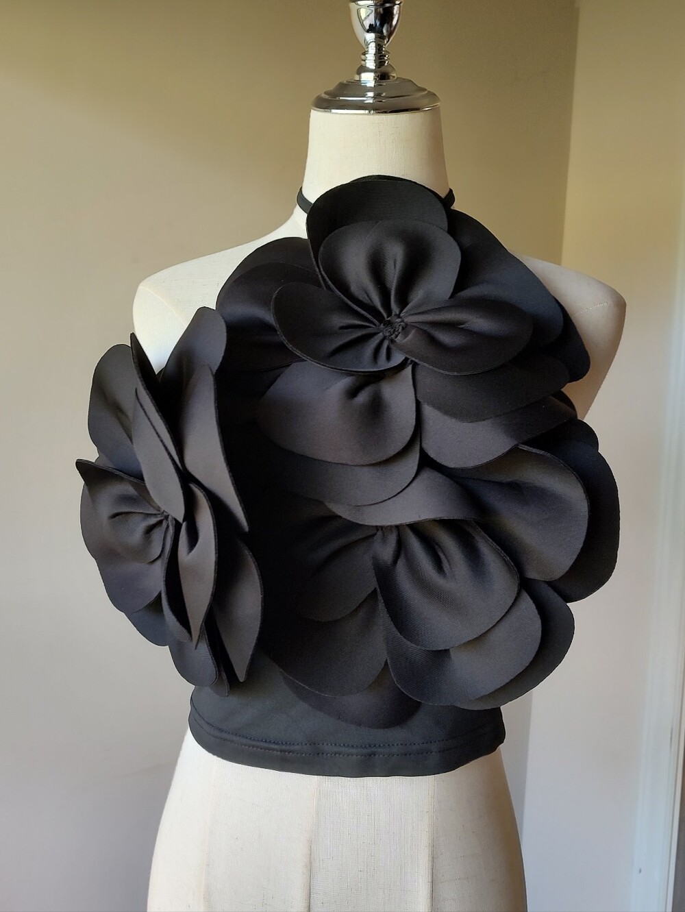 Black Floral 3D Appliqué Halter Stretch Crop Top Medium